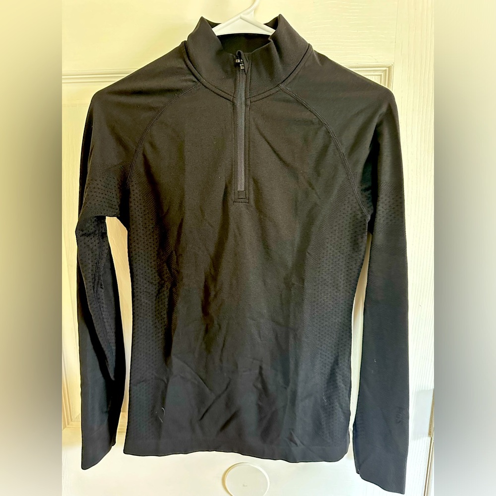 Figs Women’s Long Sleeve Half-Zip Top in Black